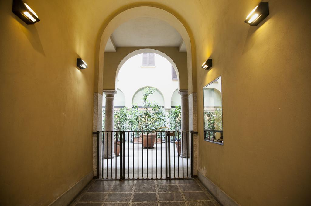 Mansard Very Close To Duomo Milan Extérieur photo