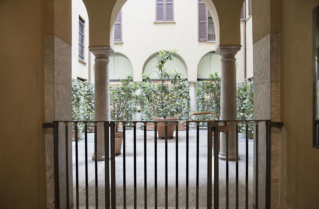 Mansard Very Close To Duomo Milan Extérieur photo